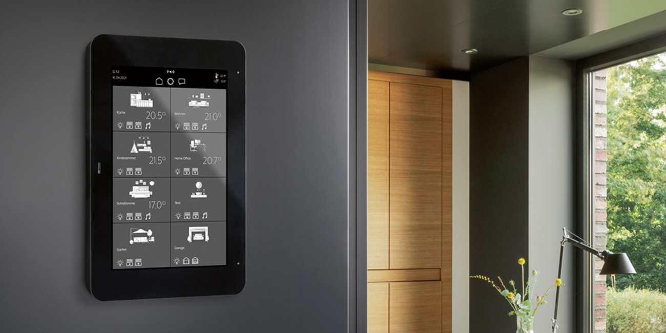 JUNG Smart Panel 8 bei Elektro Blum in Heßdorf